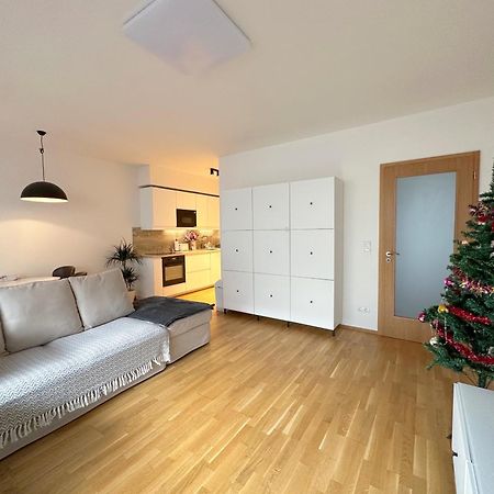 Apartment With Free Parking In Praha Bagian luar foto
