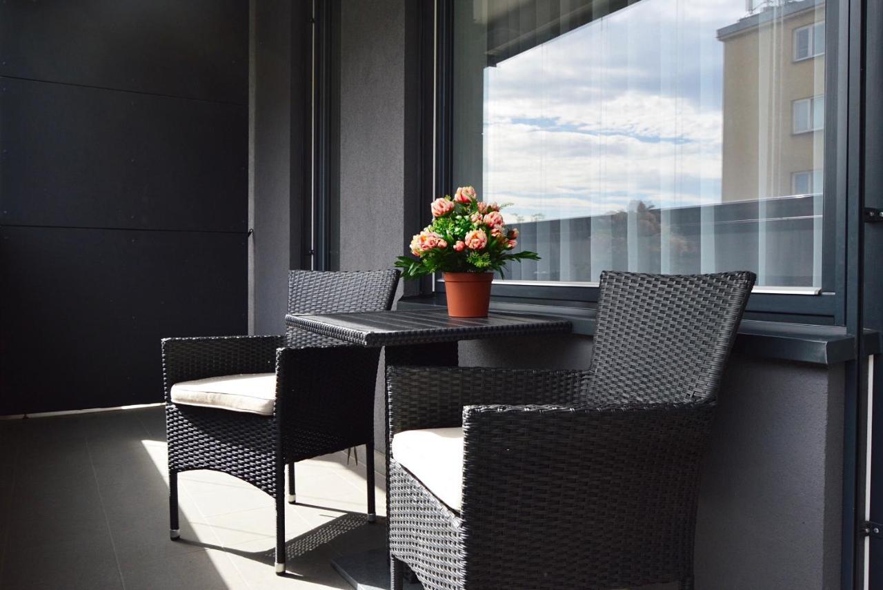 Apartment With Free Parking In Praha Bagian luar foto