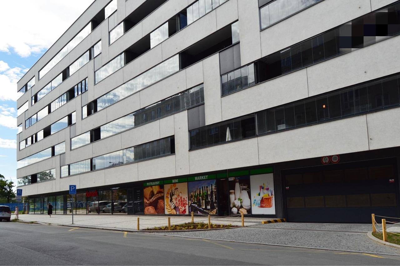 Apartment With Free Parking In Praha Bagian luar foto